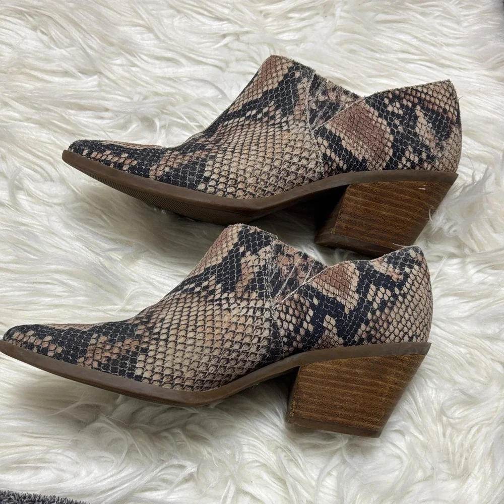 Lucky Brand Women’s Tresee Snake Print Low Ankle Bootie Sz 7.5 - Picture 3 of 7